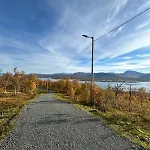 アパート Naert Til Flyplass Naturen Og Sentrum Av
