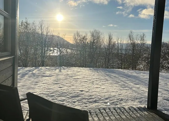 Naert Til Flyplass Naturen Og Sentrum Av Tromsø